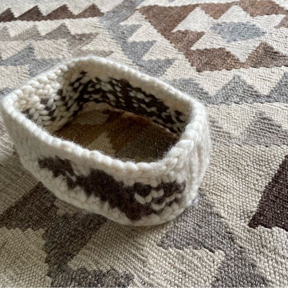 Hand knit whale headband - Picture 3 of 5